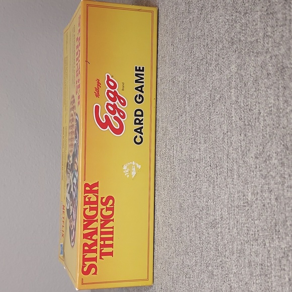 2017 Hasbro Netflix Stranger Things Kellogg's Eggo Card Game - Picture 7 of 11